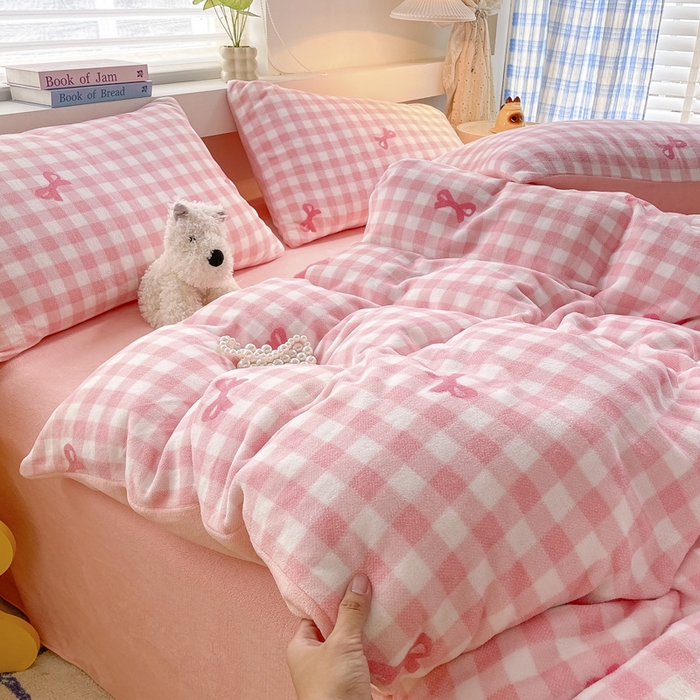 91家纺网 家纺一手货源 找家纺 雅居纺家纺 2025新款高克重牛奶绒印花四件套 蝴蝶结-粉