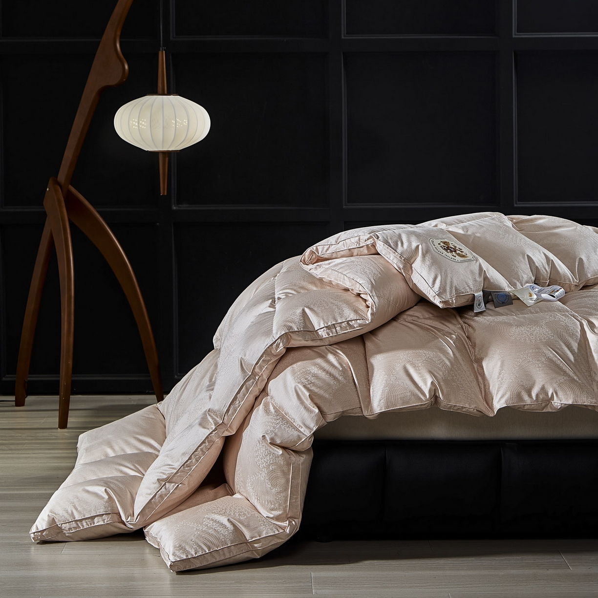 91家纺网 家纺一手货源 找家纺 暖羽屋羽绒馆 2025新款超精密金银丝大提花羽毛被子 羽绒被芯 羽绒被婚庆 95白鹅绒丝被 费罗娜 粉玉