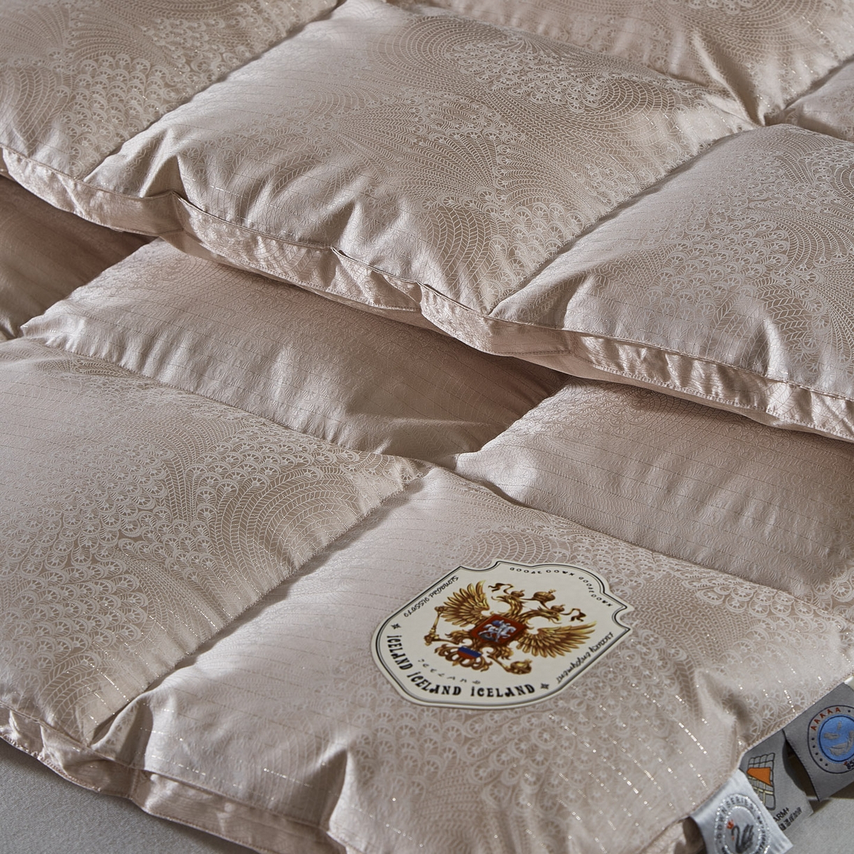 91家纺网 家纺一手货源 找家纺 暖羽屋羽绒馆 2025新款超精密金银丝大提花羽毛被子 羽绒被芯 羽绒被婚庆 95白鹅绒丝被 费罗娜 粉玉