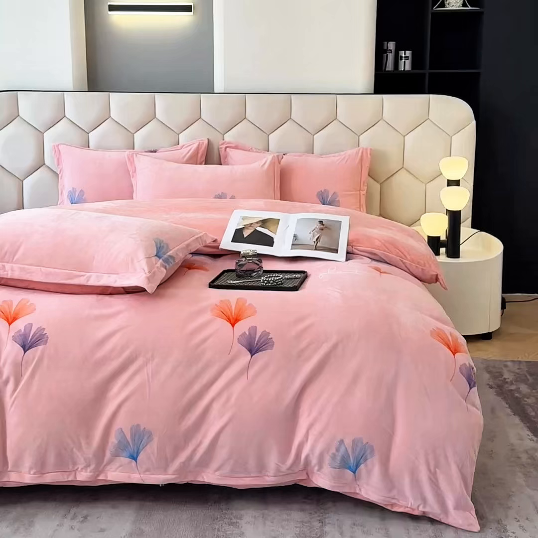 91家纺网 家纺一手货源 找家纺 喜四方 2025新款超细旦婴儿宝宝绒印花四件套 森沐