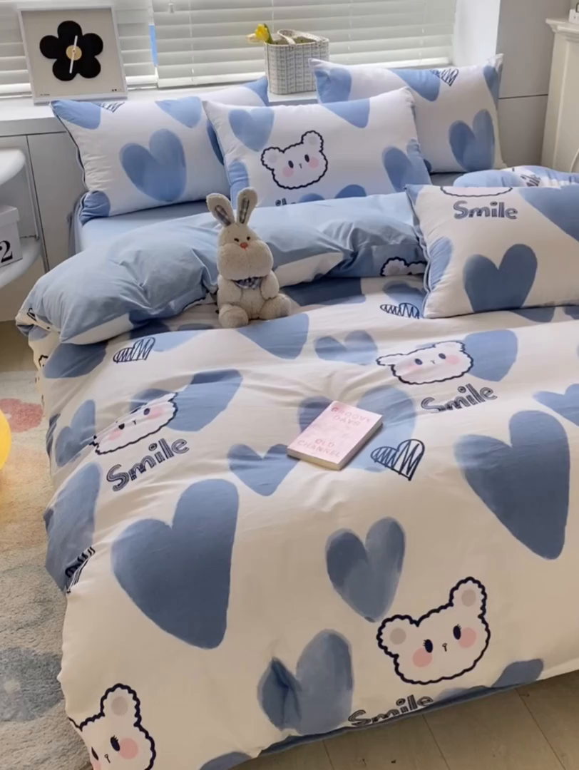 91家纺网 家纺一手货源 找家纺 晨希家居 2025A面40支全棉印花B版高克重牛奶绒棉加绒多规格套件棉加绒  蓝心小熊