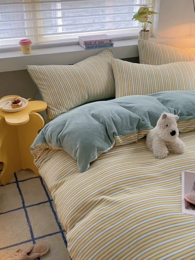 91家纺网 家纺一手货源 找家纺 雅居纺家纺 2025新款高克重牛奶绒印花四件套 简约绿条