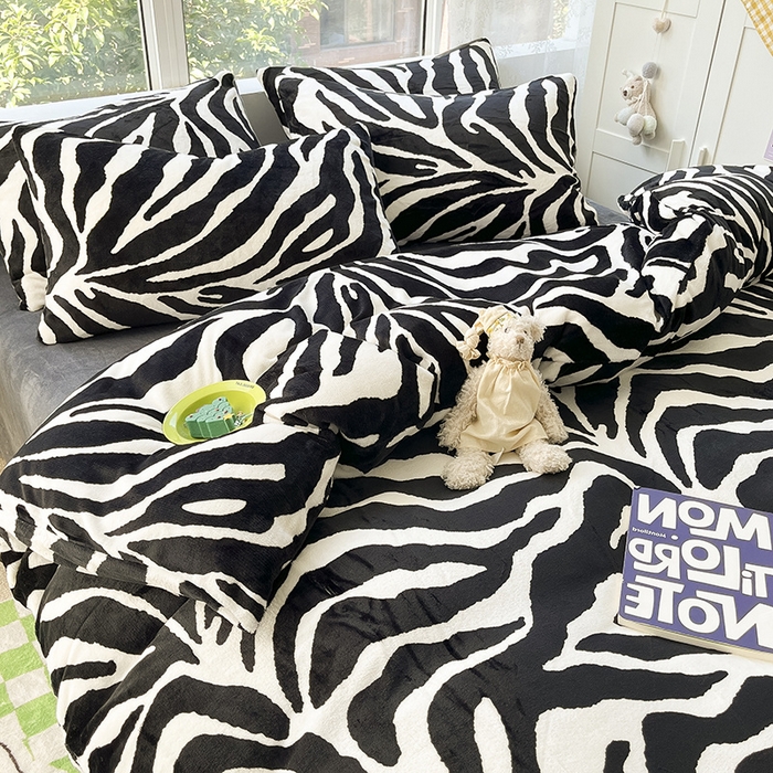 91家纺网 家纺一手货源 找家纺 雅居纺家纺 2025新款高克重牛奶绒印花四件套 经典豹纹