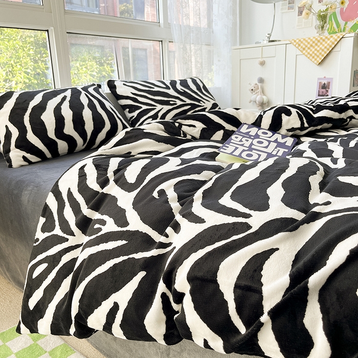 91家纺网 家纺一手货源 找家纺 雅居纺家纺 2025新款高克重牛奶绒印花四件套 经典豹纹