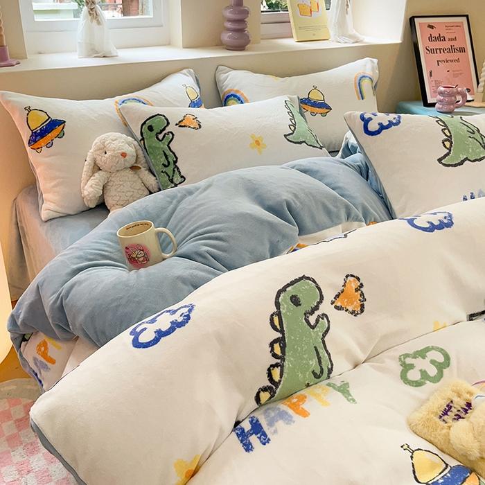 91家纺网 家纺一手货源 找家纺 雅居纺家纺 2025新款高克重牛奶绒印花四件套 开心龙