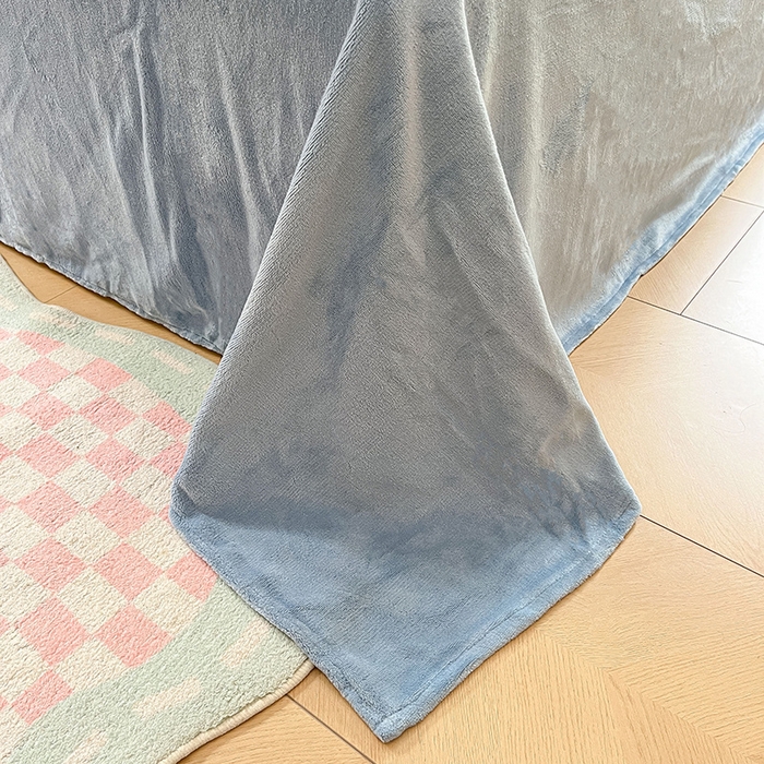 91家纺网 家纺一手货源 找家纺 雅居纺家纺 2025新款高克重牛奶绒印花四件套 蓝墨花朵