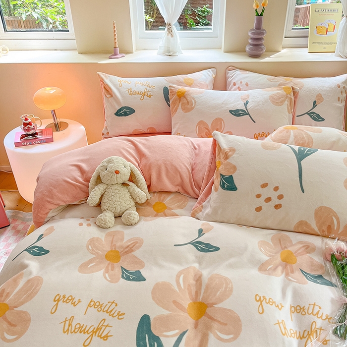 91家纺网 家纺一手货源 找家纺 雅居纺家纺 2025新款高克重牛奶绒印花四件套 浪漫花香