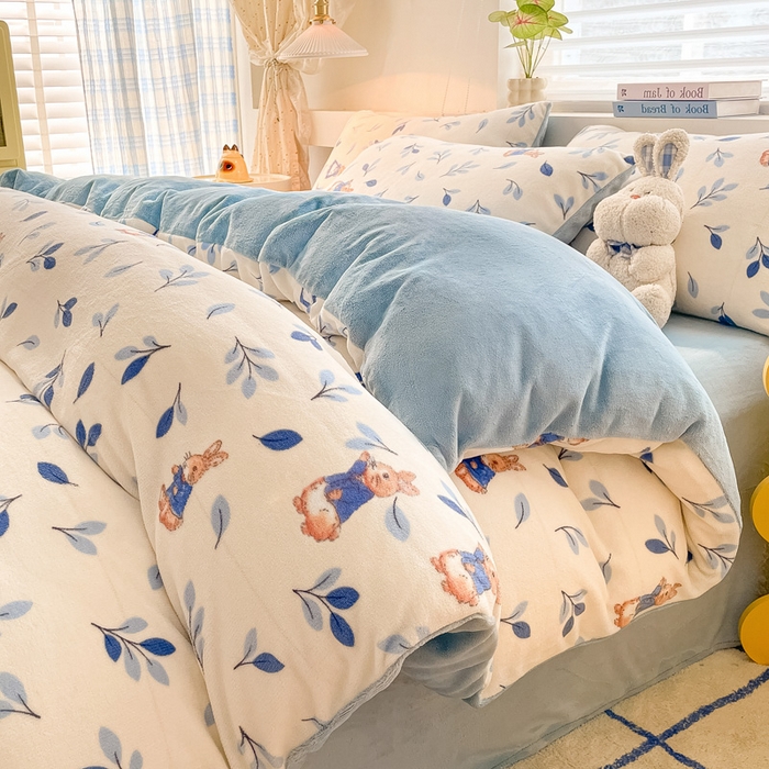 91家纺网 家纺一手货源 找家纺 雅居纺家纺 2025新款高克重牛奶绒印花四件套 树叶小兔子