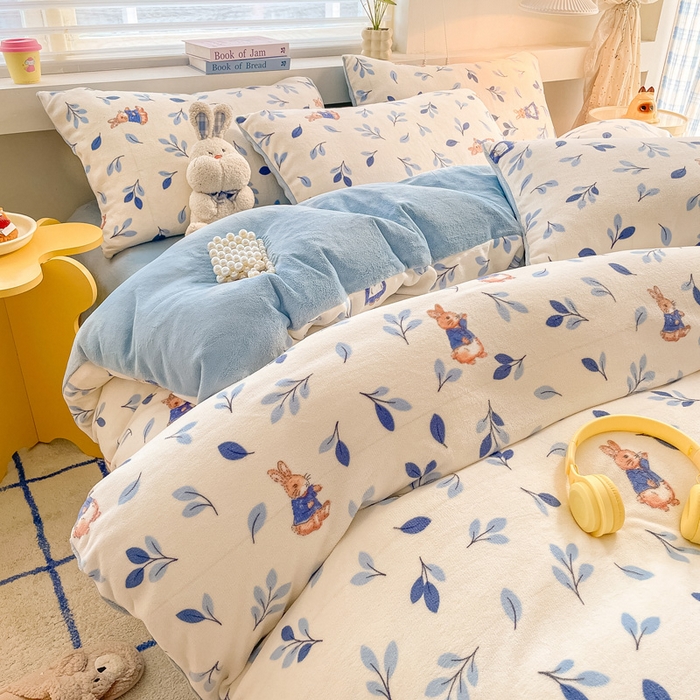 91家纺网 家纺一手货源 找家纺 雅居纺家纺 2025新款高克重牛奶绒印花四件套 树叶小兔子