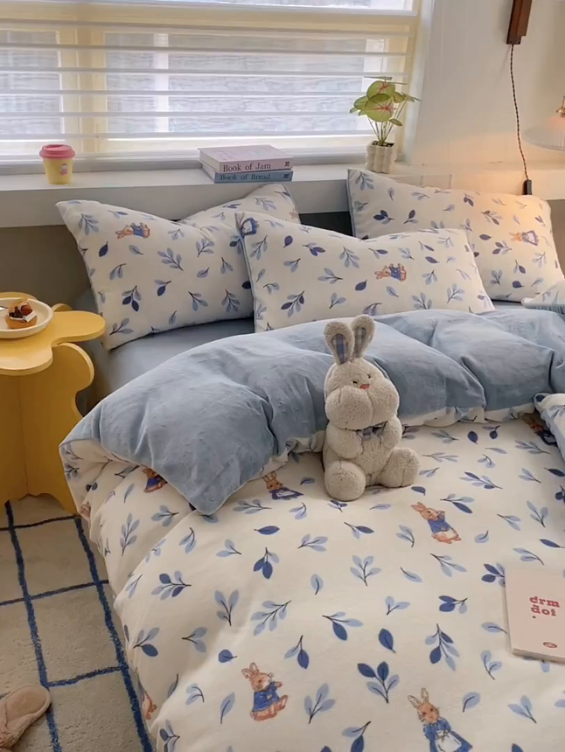 91家纺网 家纺一手货源 找家纺 雅居纺家纺 2025新款高克重牛奶绒印花四件套 树叶小兔子