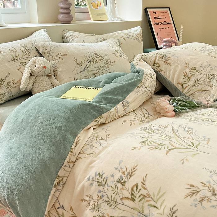 91家纺网 家纺一手货源 找家纺 雅居纺家纺 2025新款高克重牛奶绒印花四件套 仙草