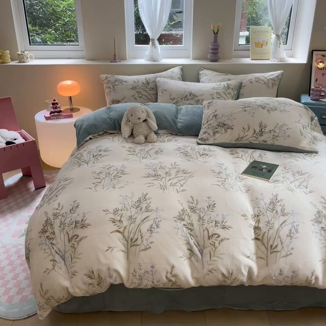 91家纺网 家纺一手货源 找家纺 雅居纺家纺 2025新款高克重牛奶绒印花四件套 仙草