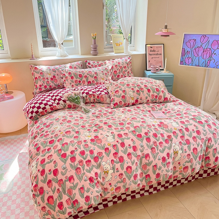 91家纺网 家纺一手货源 找家纺 雅居纺家纺 2025新款高克重牛奶绒印花四件套 休闲小兔