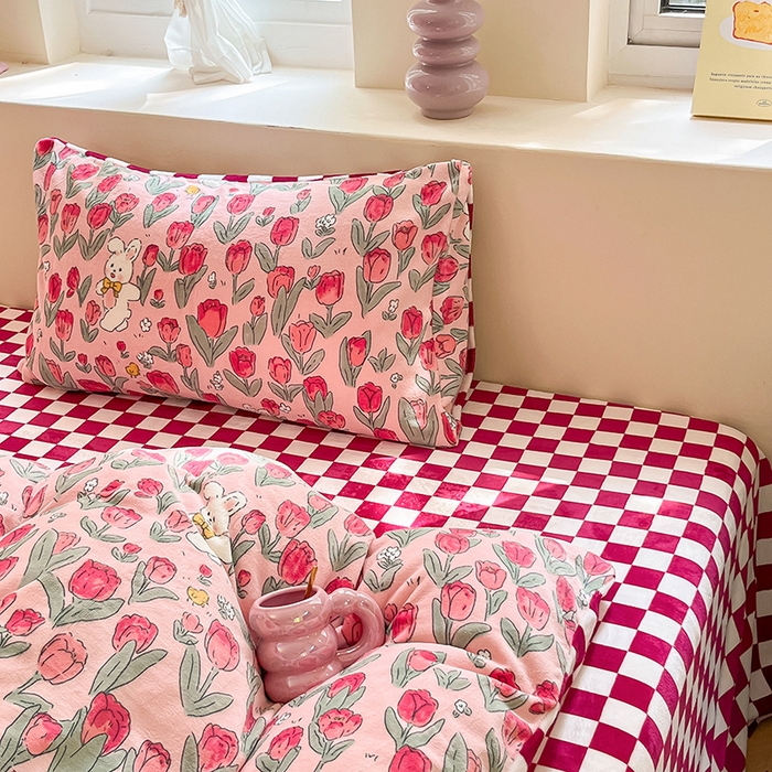 91家纺网 家纺一手货源 找家纺 雅居纺家纺 2025新款高克重牛奶绒印花四件套 休闲小兔