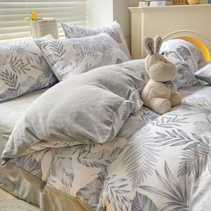 91家纺网 家纺一手货源 找家纺 晨希家居 2025A面40支全棉印花B版高克重牛奶绒棉加绒多规格套件棉加绒  羽毛-灰