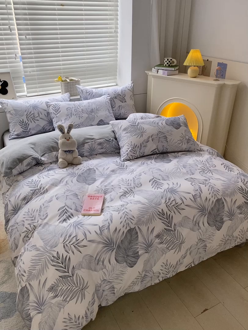 91家纺网 家纺一手货源 找家纺 晨希家居 2025A面40支全棉印花B版高克重牛奶绒棉加绒多规格套件棉加绒  羽毛-灰