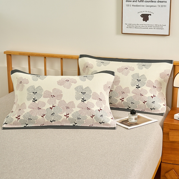 91家纺网 家纺一手货源 找家纺 棠薇家纺 2025新款精梳棉六层纱单枕巾 枕巾单件 勿忘我灰边