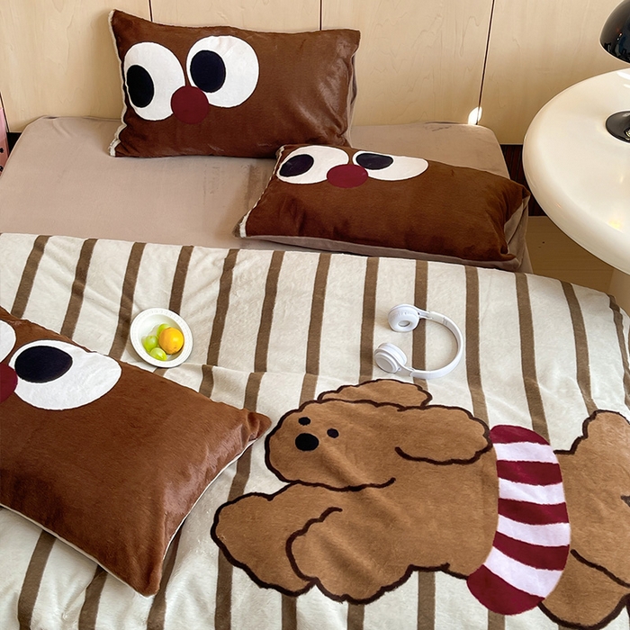 91家纺网 家纺一手货源 找家纺 安哆啦家纺 2025新款兔毛绒大版卡通牛奶绒兔兔绒印花四件套 巧克力狗