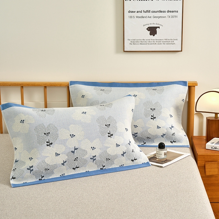 91家纺网 家纺一手货源 找家纺 棠薇家纺 2025新款精梳棉六层纱单枕巾 枕巾单件 勿忘我蓝