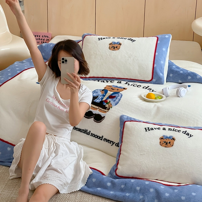 安哆啦家纺 2025新款兔毛绒大版卡通牛奶绒兔兔绒印花四件套 绅士熊