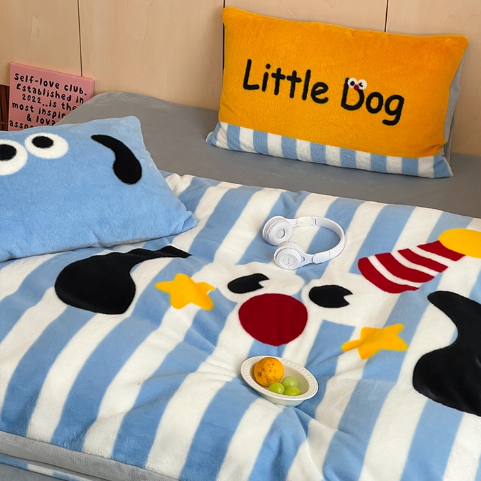 91家纺网 家纺一手货源 找家纺 安哆啦家纺 2025新款兔毛绒大版卡通牛奶绒兔兔绒印花四件套 圣诞狗