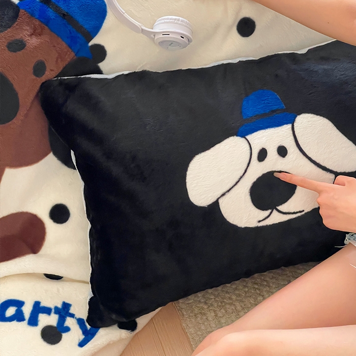 91家纺网 家纺一手货源 找家纺 安哆啦家纺 2025新款兔毛绒大版卡通牛奶绒兔兔绒印花四件套 小狗点点