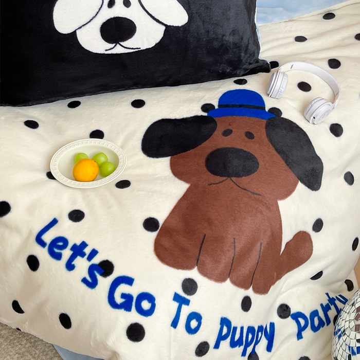 91家纺网 家纺一手货源 找家纺 安哆啦家纺 2025新款兔毛绒大版卡通牛奶绒兔兔绒印花四件套 小狗点点