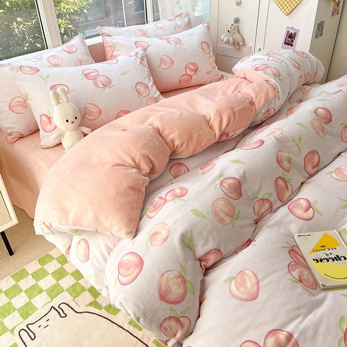 91家纺网 家纺一手货源 找家纺 雅居纺家纺 2025新款高克重牛奶绒印花单被套 粉粉桃