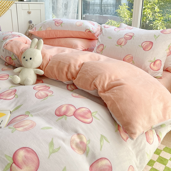 91家纺网 家纺一手货源 找家纺 雅居纺家纺 2025新款高克重牛奶绒印花单被套 粉粉桃