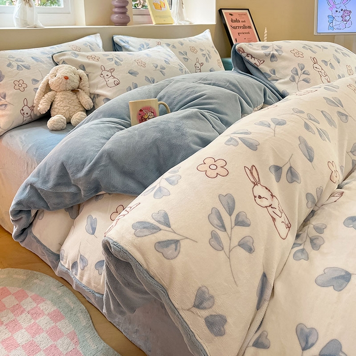 91家纺网 家纺一手货源 找家纺 雅居纺家纺 2025新款高克重牛奶绒印花单被套 乖乖兔