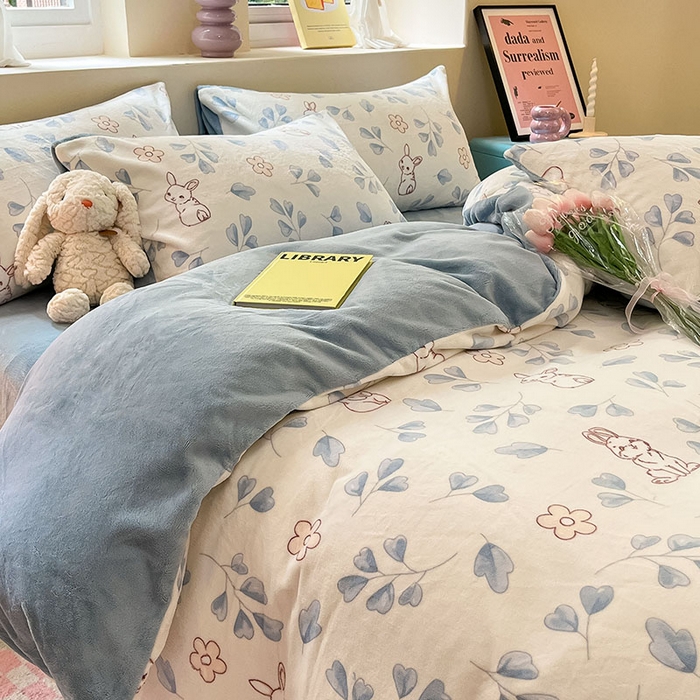 91家纺网 家纺一手货源 找家纺 雅居纺家纺 2025新款高克重牛奶绒印花单被套 乖乖兔