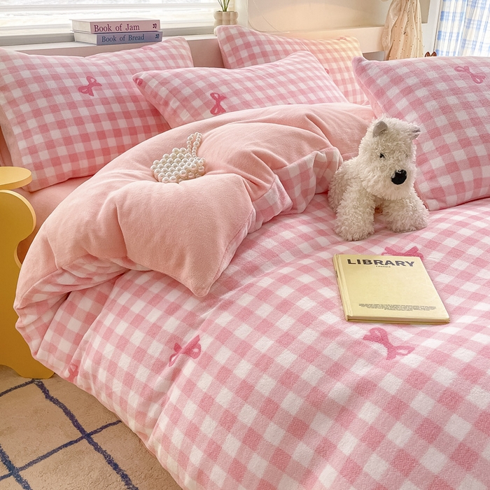 91家纺网 家纺一手货源 找家纺 雅居纺家纺 2025新款高克重牛奶绒印花单被套 蝴蝶结-粉