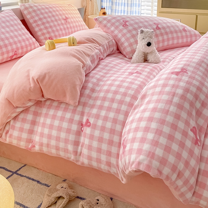 91家纺网 家纺一手货源 找家纺 雅居纺家纺 2025新款高克重牛奶绒印花单被套 蝴蝶结-粉