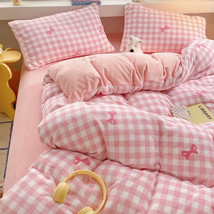 91家纺网 家纺一手货源 找家纺 雅居纺家纺 2025新款高克重牛奶绒印花单被套 蝴蝶结-粉