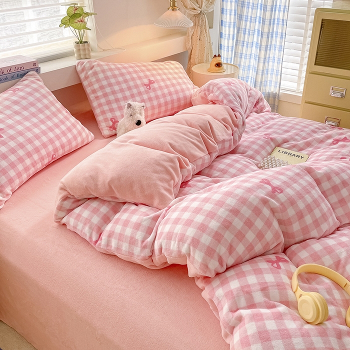 91家纺网 家纺一手货源 找家纺 雅居纺家纺 2025新款高克重牛奶绒印花单被套 蝴蝶结-粉