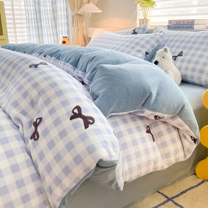 91家纺网 家纺一手货源 找家纺 雅居纺家纺 2025新款高克重牛奶绒印花单被套 蝴蝶结-蓝