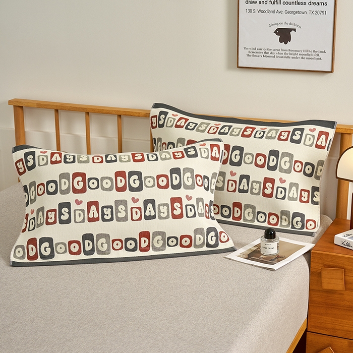 91家纺网 家纺一手货源 找家纺 棠薇家纺 2025新款精梳棉六层纱单枕巾 枕巾单件 字母派灰