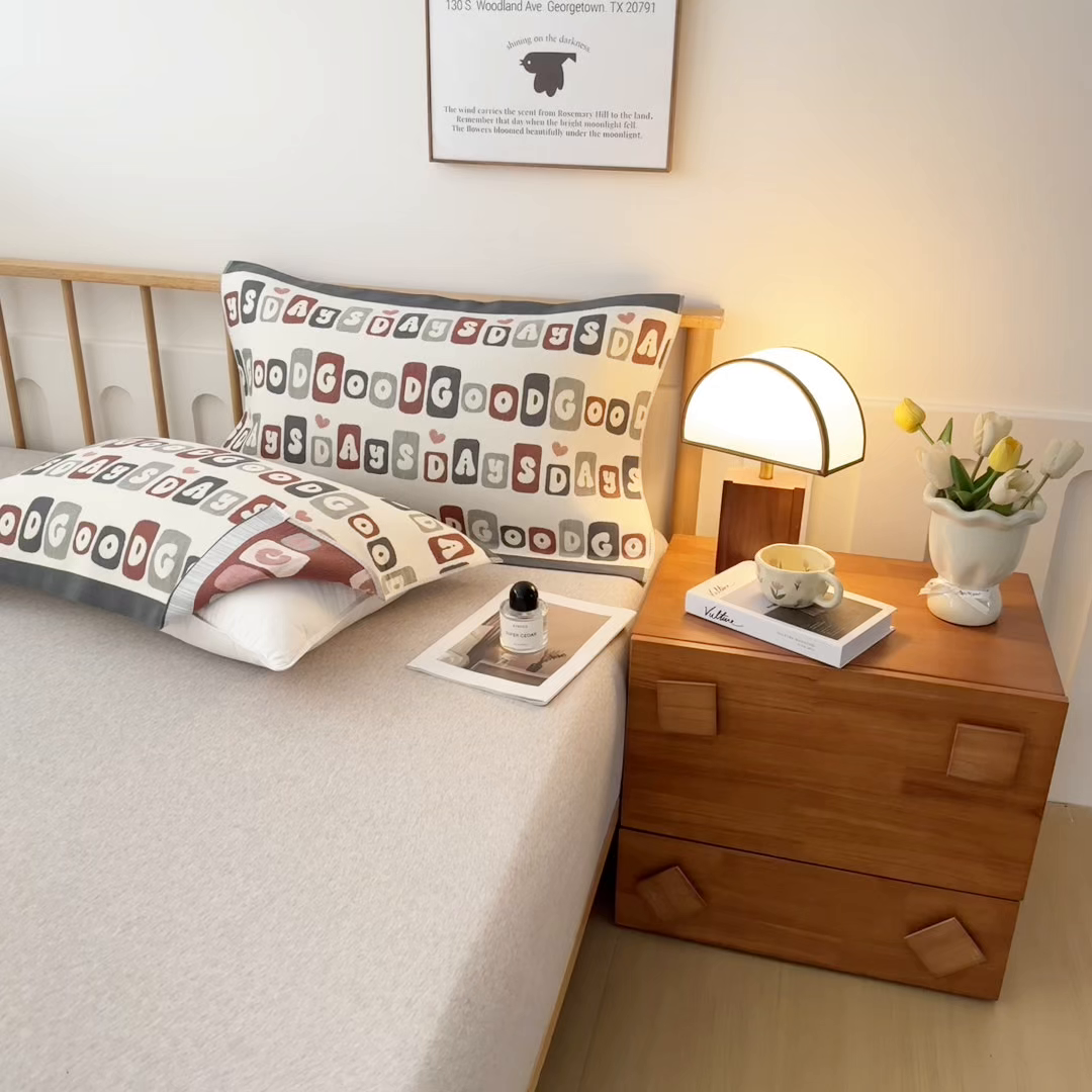 91家纺网 家纺一手货源 找家纺 棠薇家纺 2025新款精梳棉六层纱单枕巾 枕巾单件 字母派灰