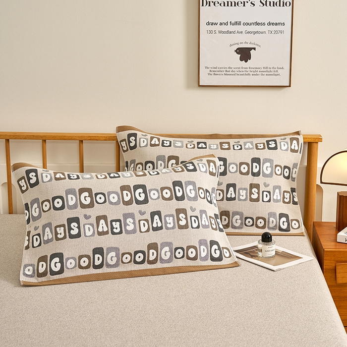 91家纺网 家纺一手货源 找家纺 棠薇家纺 2025新款精梳棉六层纱单枕巾 枕巾单件 字母派咖