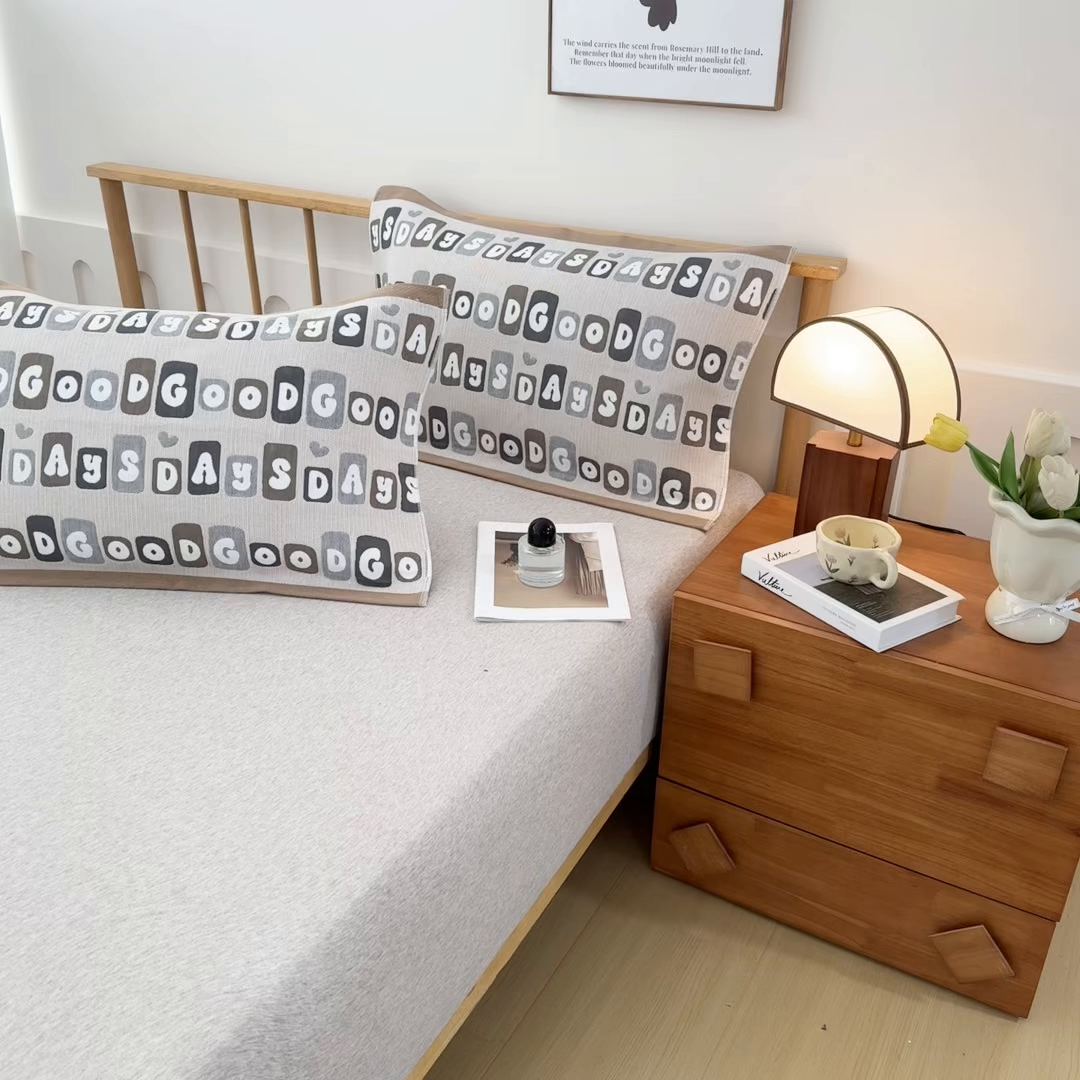 91家纺网 家纺一手货源 找家纺 棠薇家纺 2025新款精梳棉六层纱单枕巾 枕巾单件 字母派咖