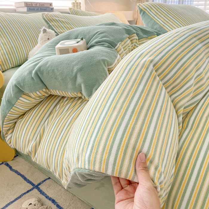 91家纺网 家纺一手货源 找家纺 雅居纺家纺 2025新款高克重牛奶绒印花单被套 简约绿条