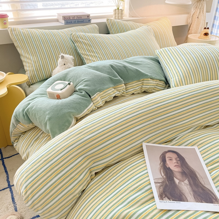 91家纺网 家纺一手货源 找家纺 雅居纺家纺 2025新款高克重牛奶绒印花单被套 简约绿条