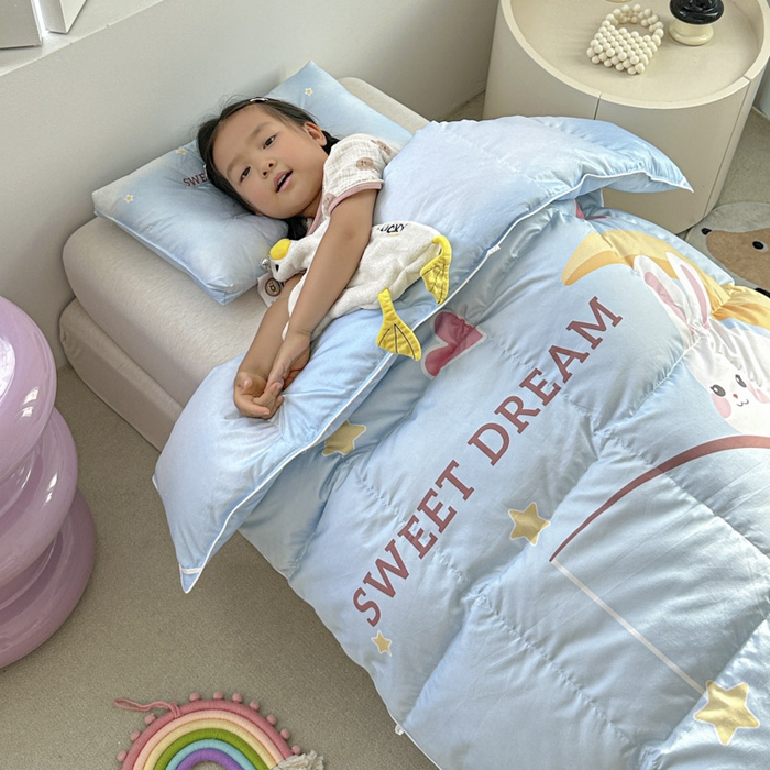 91家纺网 家纺一手货源 找家纺 暖羽屋羽绒馆 2025新款羽绒丝被芯春秋羽毛被儿童羽绒被子白鹅绒被芯婴幼儿园1.5米1.2米冬被 钓星星