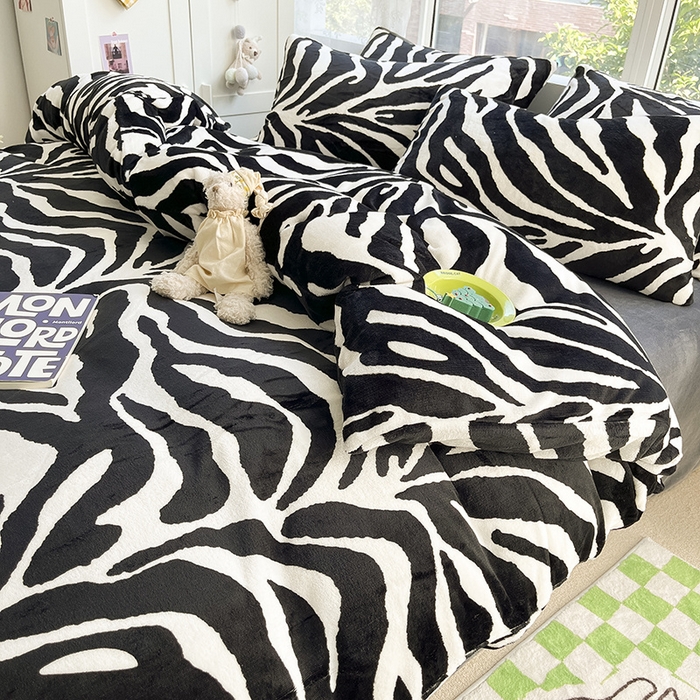 91家纺网 家纺一手货源 找家纺 雅居纺家纺 2025新款高克重牛奶绒印花单被套 经典豹纹