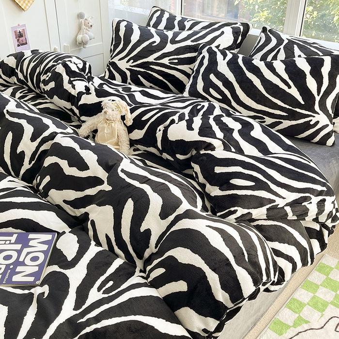 91家纺网 家纺一手货源 找家纺 雅居纺家纺 2025新款高克重牛奶绒印花单被套 经典豹纹