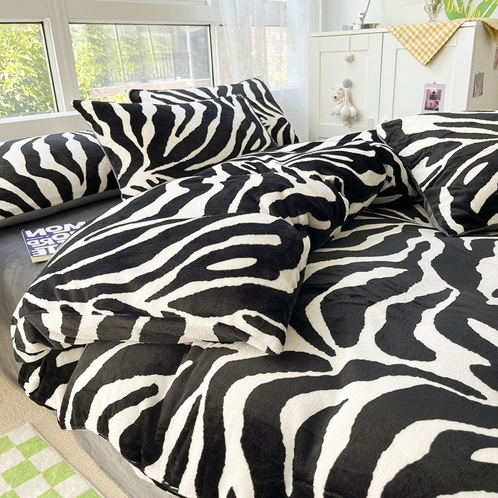 91家纺网 家纺一手货源 找家纺 雅居纺家纺 2025新款高克重牛奶绒印花单被套 经典豹纹