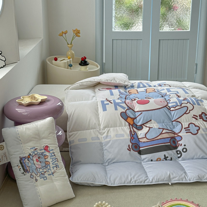 91家纺网 家纺一手货源 找家纺 暖羽屋羽绒馆 2025新款羽绒丝被芯春秋羽毛被儿童羽绒被子白鹅绒被芯婴幼儿园1.5米1.2米冬被 滑板恐龙