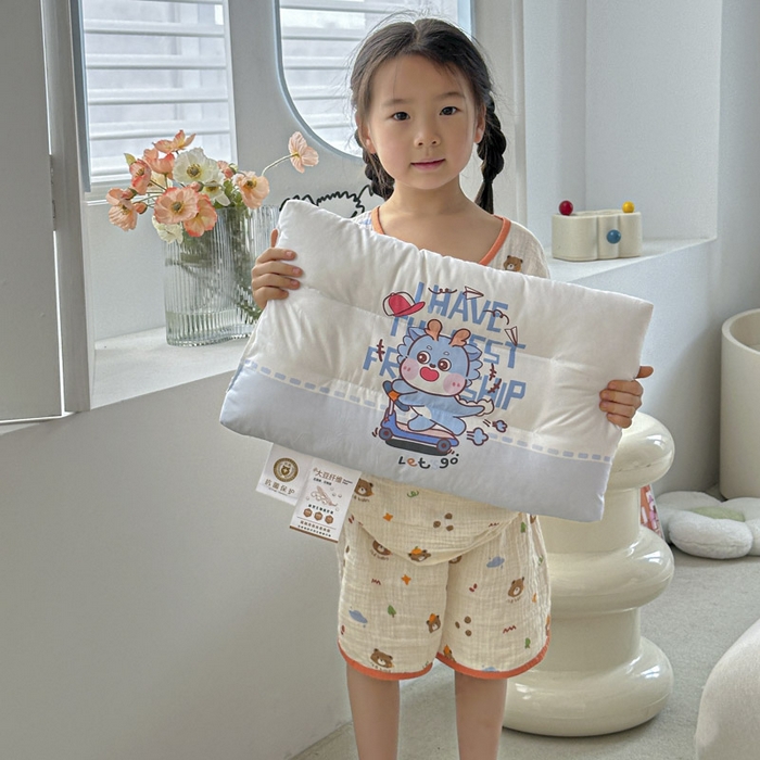 91家纺网 家纺一手货源 找家纺 暖羽屋羽绒馆 2025新款羽绒丝被芯春秋羽毛被儿童羽绒被子白鹅绒被芯婴幼儿园1.5米1.2米冬被 滑板恐龙