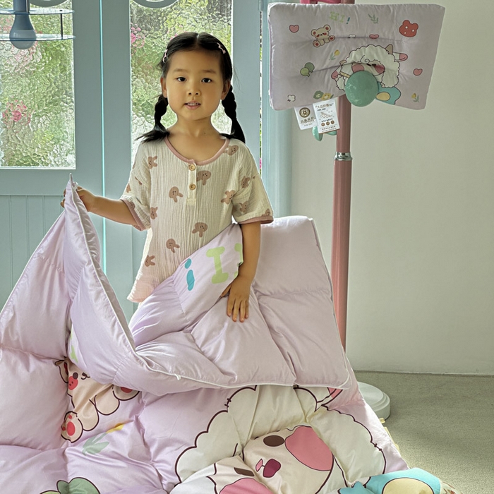 91家纺网 家纺一手货源 找家纺 暖羽屋羽绒馆 2025新款羽绒丝被芯春秋羽毛被儿童羽绒被子白鹅绒被芯婴幼儿园1.5米1.2米冬被 开心快乐