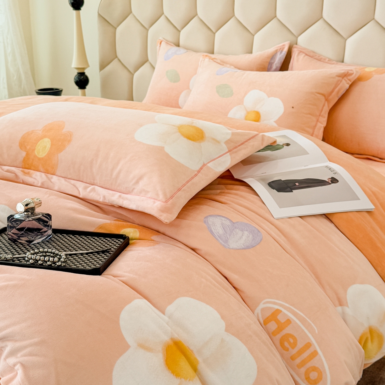 91家纺网 家纺一手货源 找家纺 喜四方 2025新款超细旦婴儿宝宝绒印花四件套 初心-桔